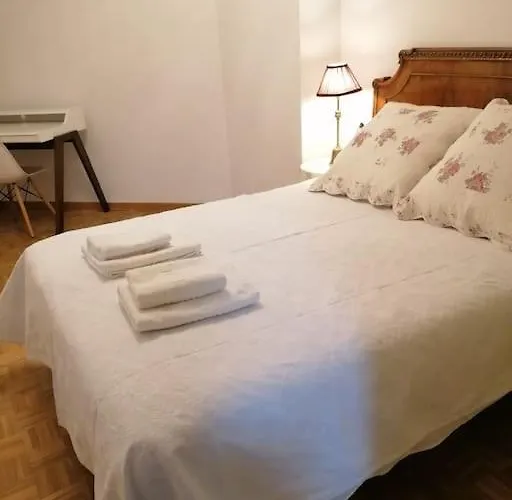 Lolas House לאון