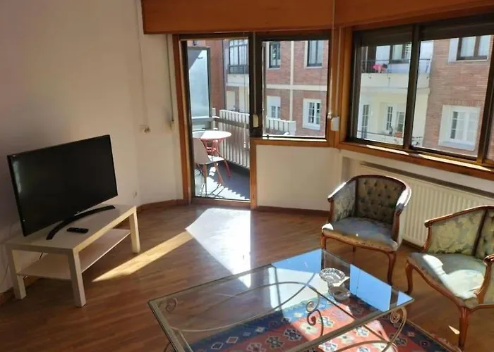 Lolas House * לאון